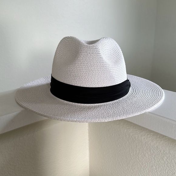 Straw Hat in White - Picture 1 of 5